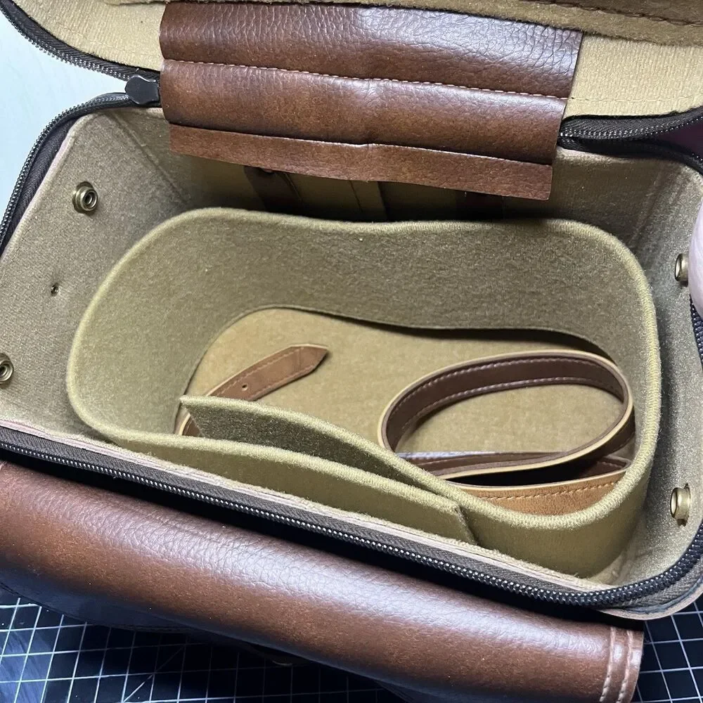 Vintage Hard Brown Leather Camera Case Shoulder Bag Made In USA #703